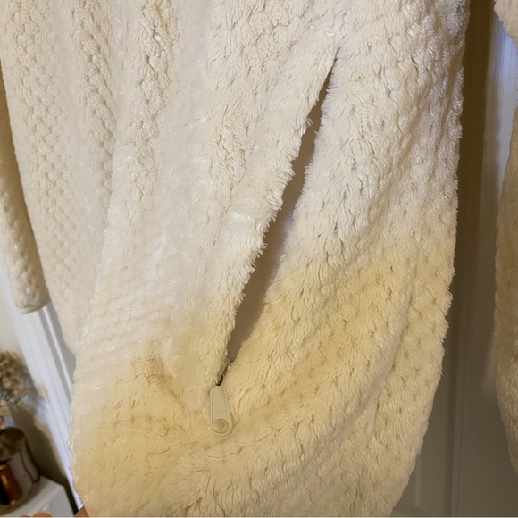 Cream Columbia Jacket - Picture 6 of 9